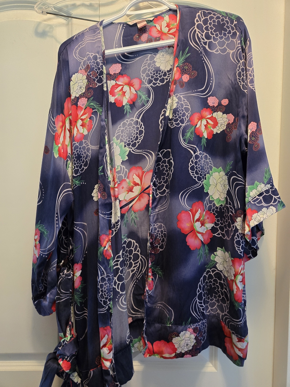 Victoria's Secret Navy Silk Floral Kimono Robe with Pink & White Flowers